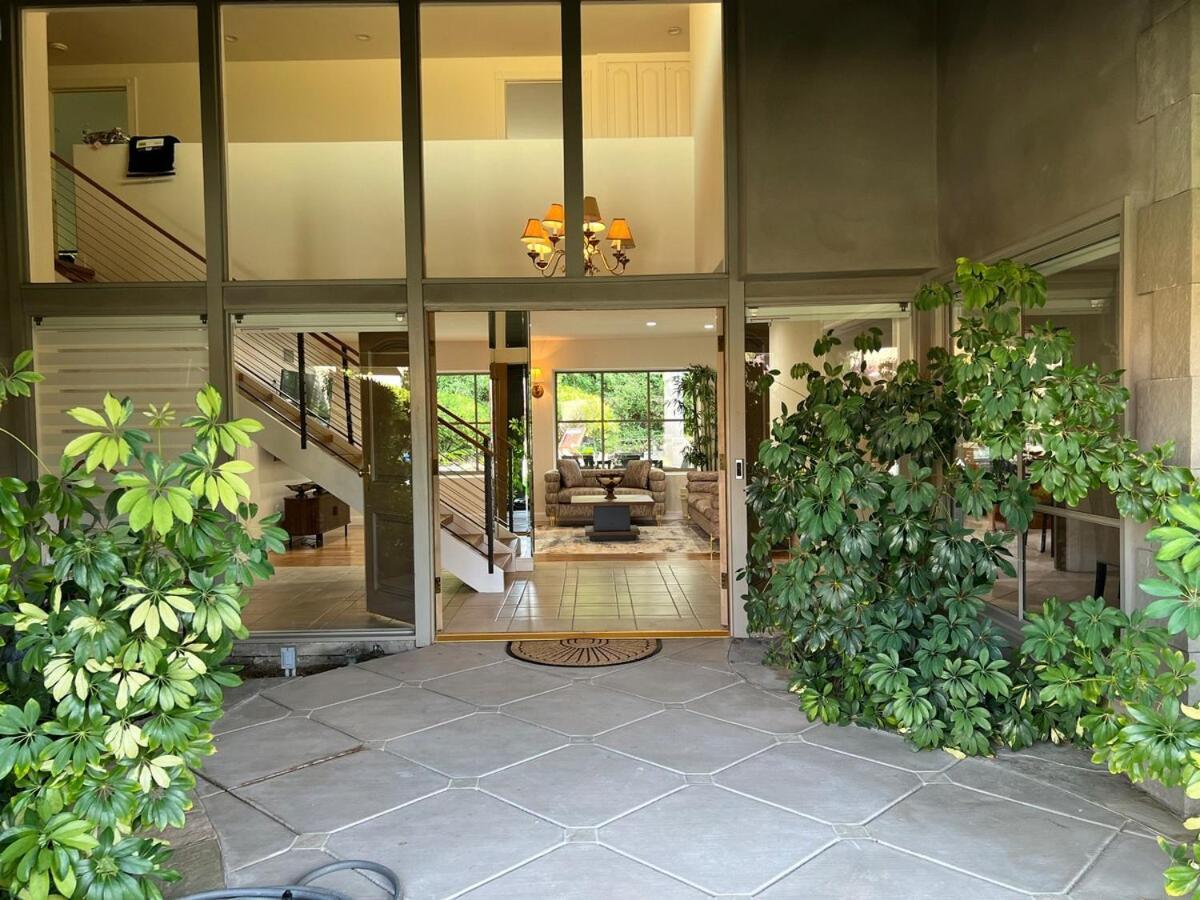 Porter Paradise Holiday home Los Angeles