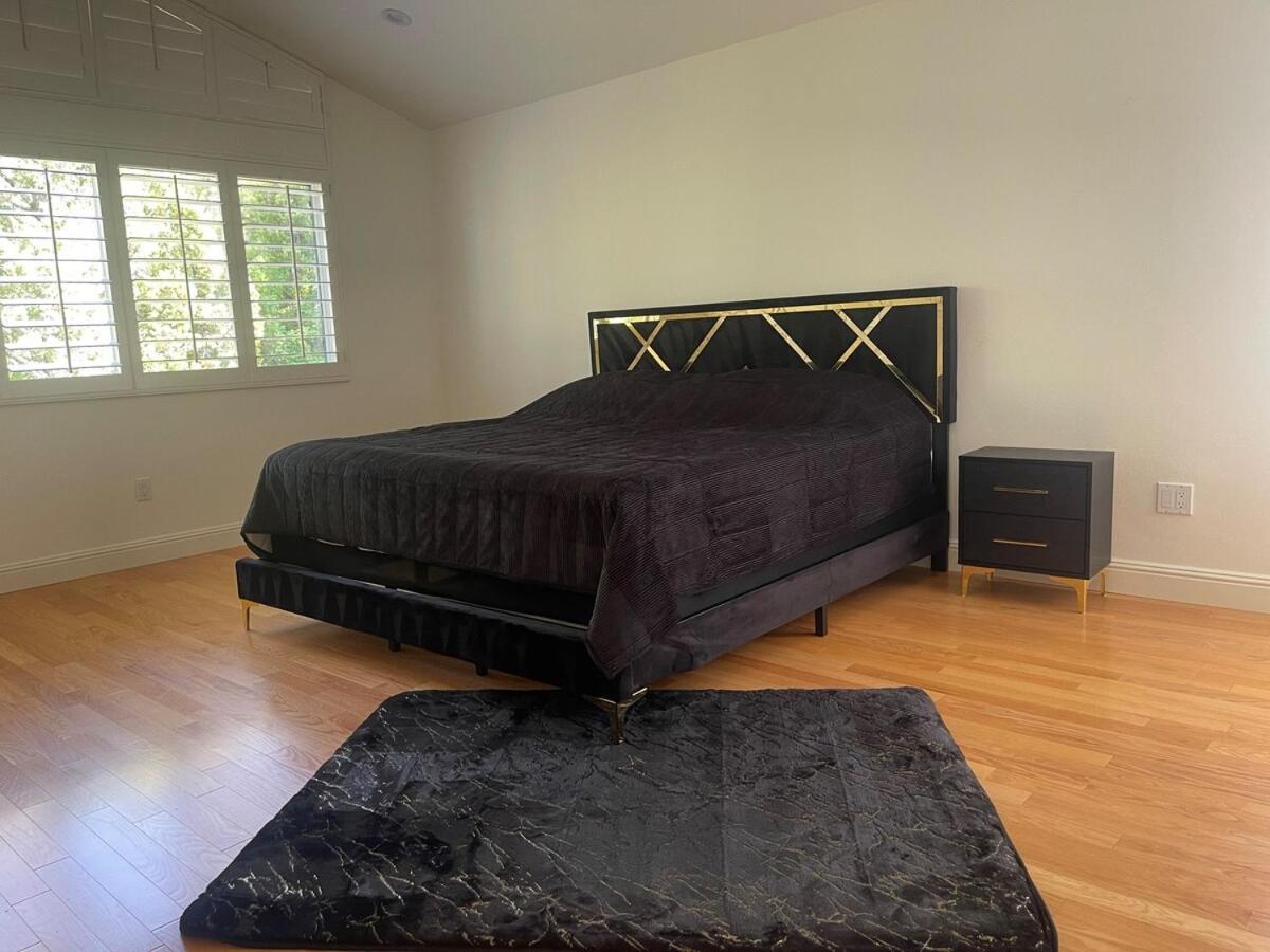Porter Paradise Holiday home Los Angeles